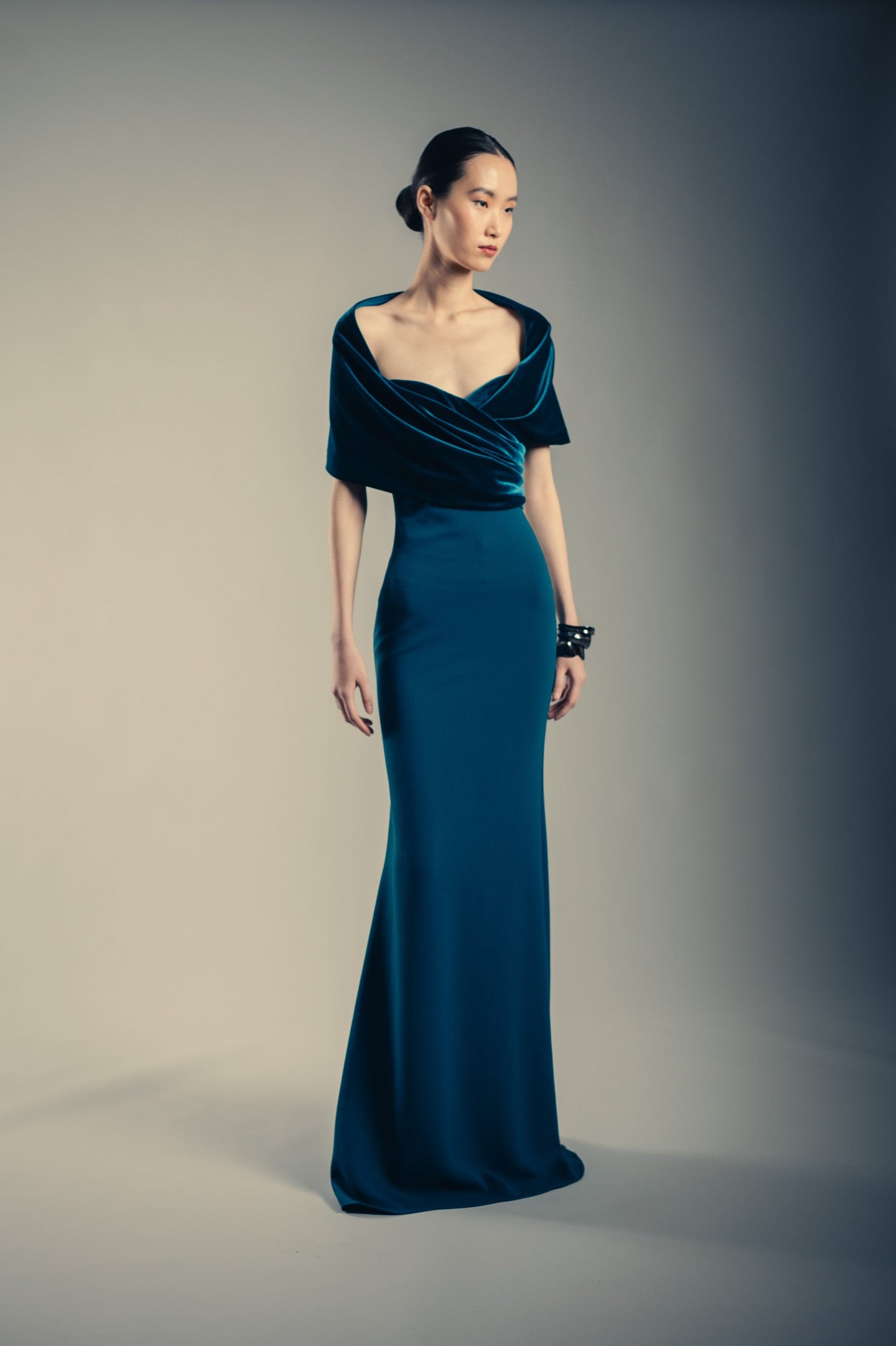 Teal Off-the-Shoulder Floor-Length Velvet and Crepe Formal Drape Cape Column Gown Badgley Mischka EG4599A