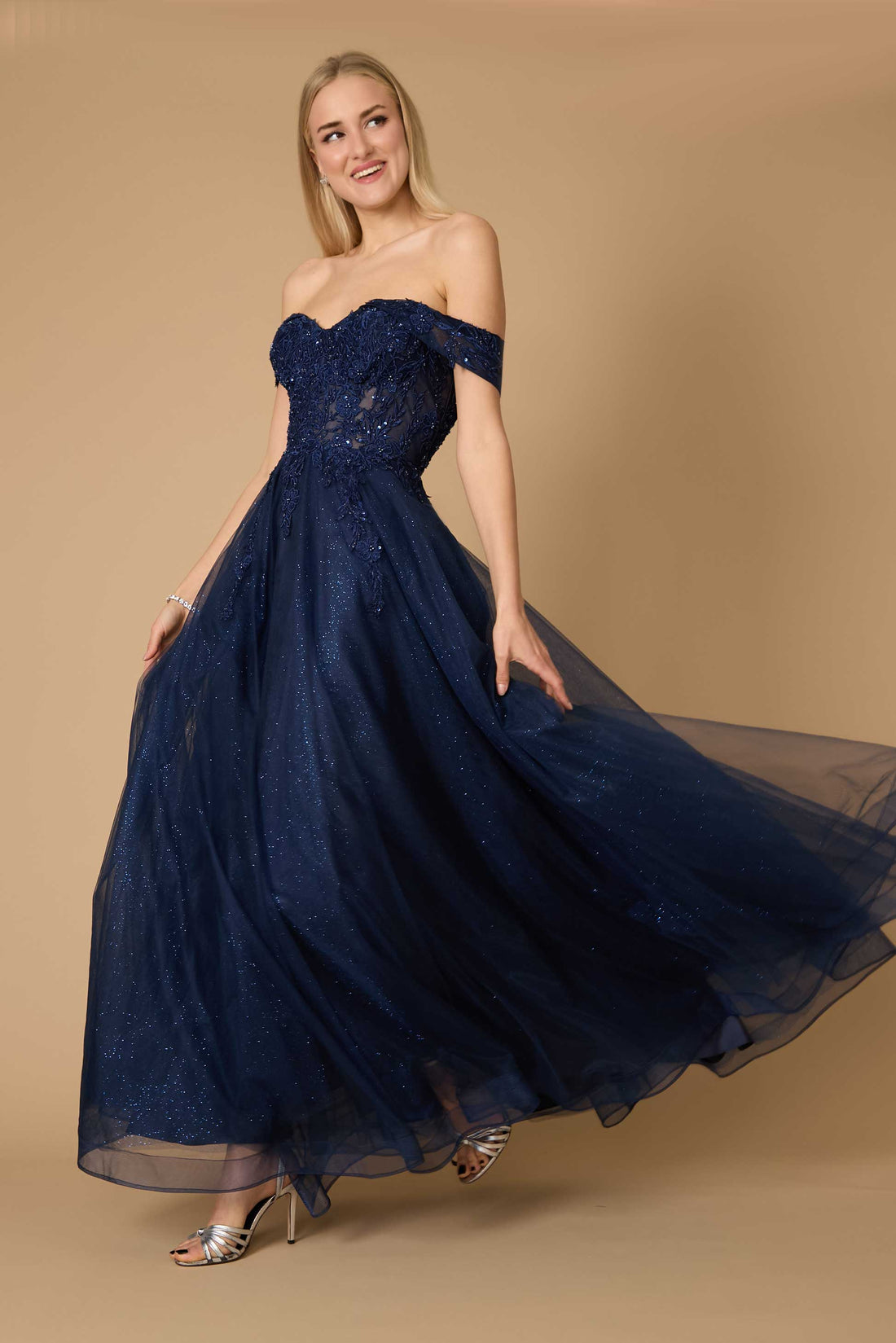 Choosing Prom Dresses That Sell Faster in Retail Stores