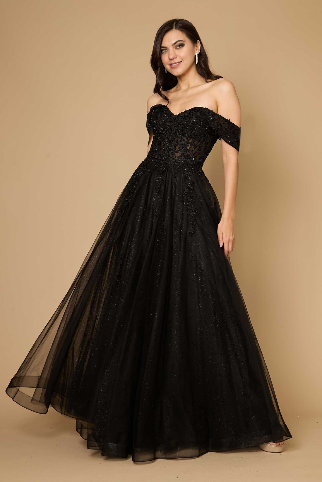 Looking for Modern Prom Dresses Wholesale? Here’s What Boutiques Should Know